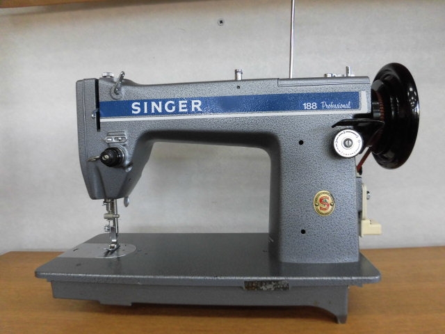 侍おすすめ　名機　SINGER　1本針本縫い職業用ミシン 188 Professional