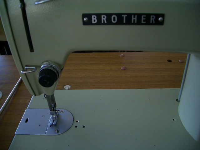 brother 1本針本縫い職業用ミシン TA2-B622 足踏み-リサイクルミシン