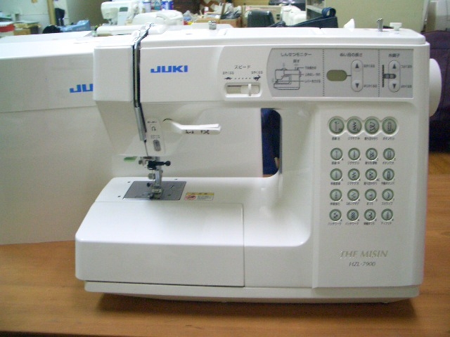  JUKI 　家庭用コンピューターミシン　HZL-7900 　厚地縫い　フット付き